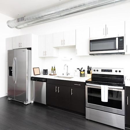 Flexhome Skywalk To Fiserv 1Br Apt U5 Милуоки Екстериор снимка