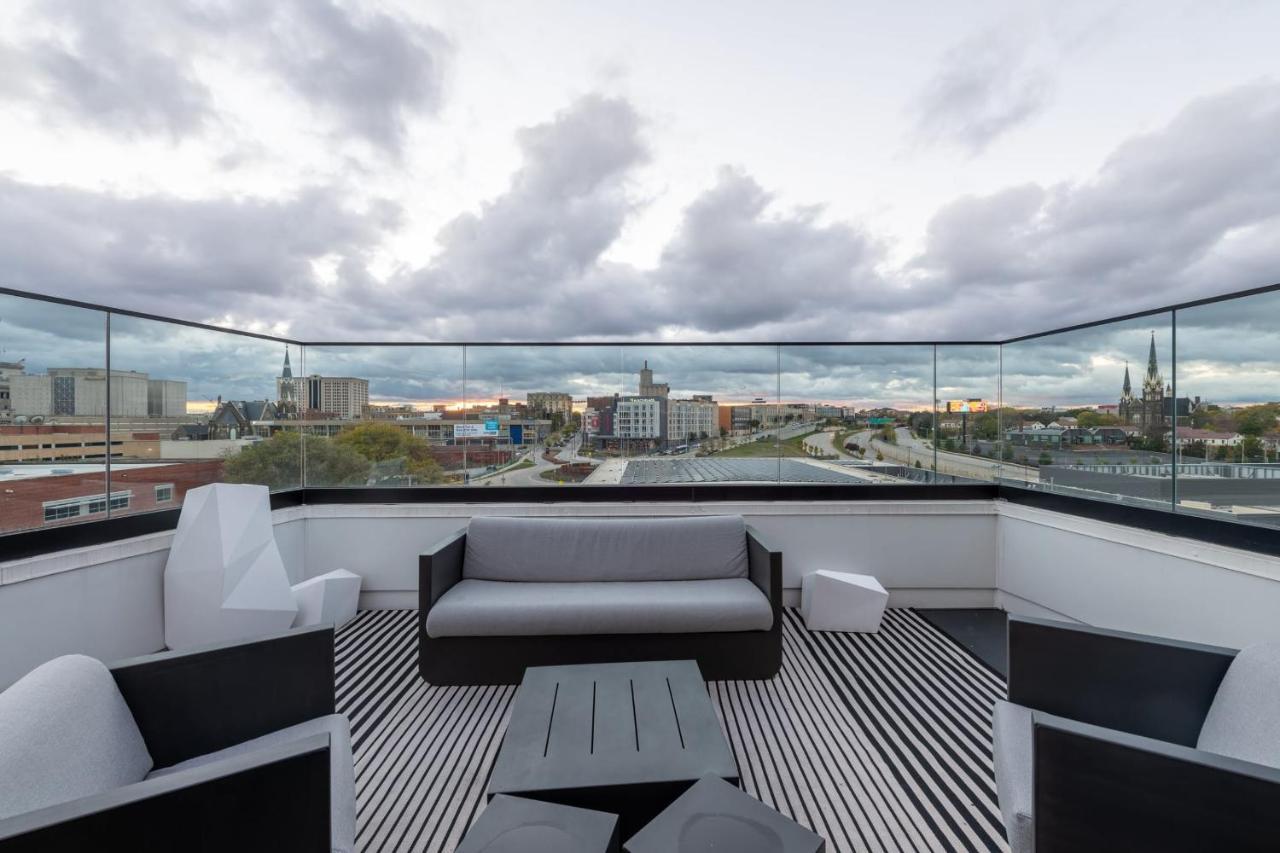 Flexhome Skywalk To Fiserv 1Br Apt U5 Милуоки Екстериор снимка
