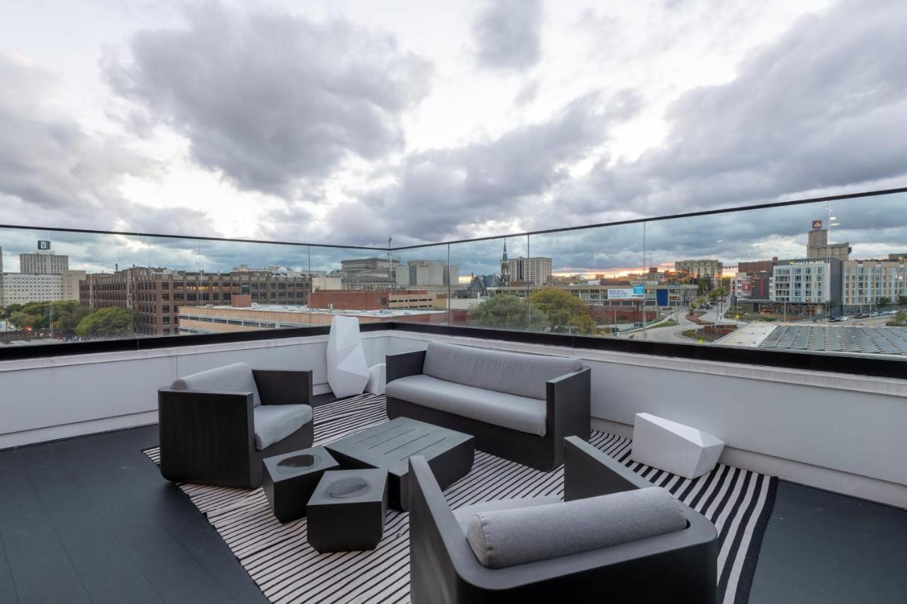 Flexhome Skywalk To Fiserv 1Br Apt U5 Милуоки Екстериор снимка