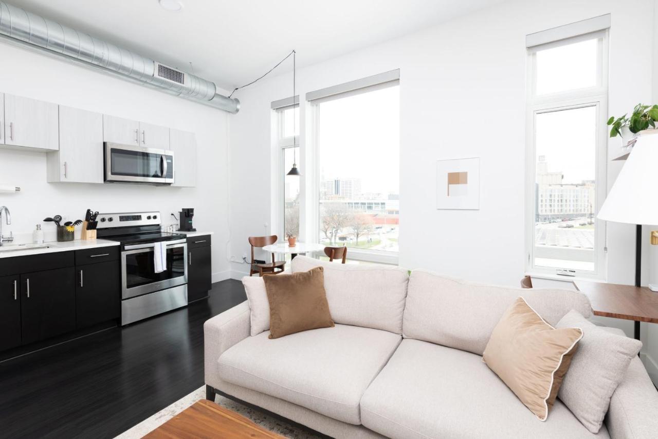 Flexhome Skywalk To Fiserv 1Br Apt U5 Милуоки Екстериор снимка